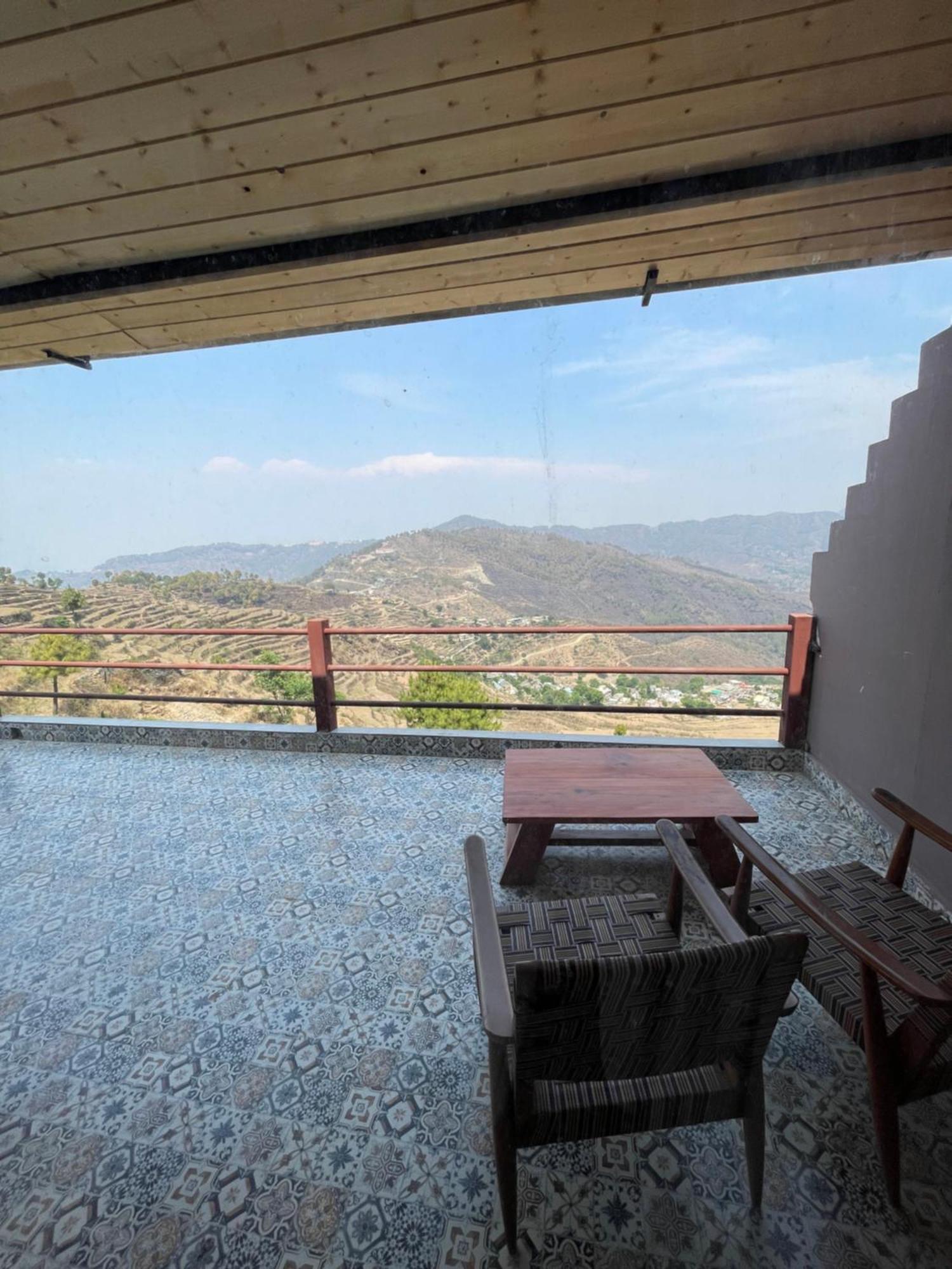 Bsr Farms Resort Pauri 外观 照片