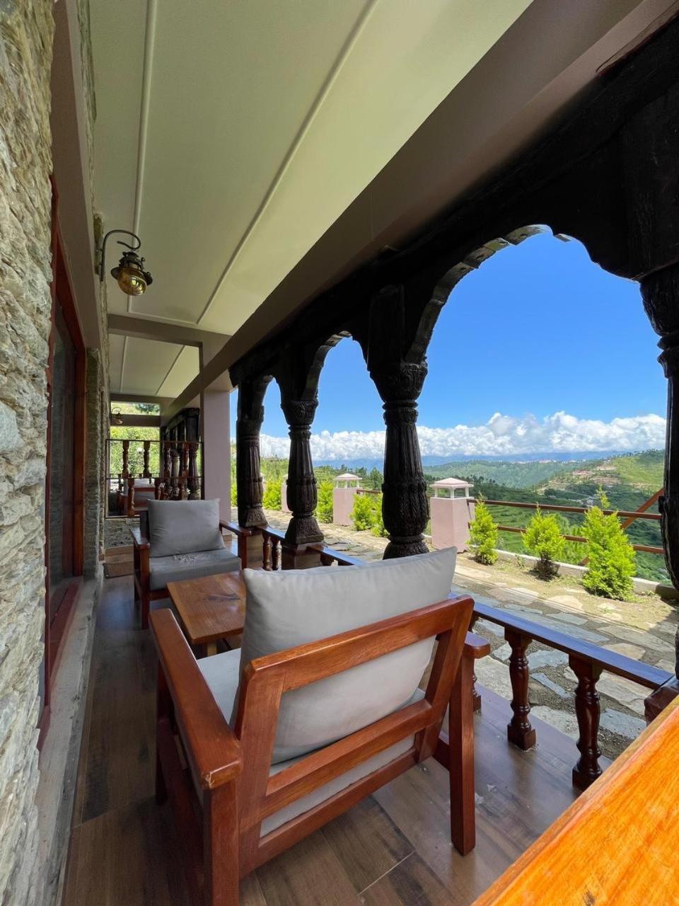 Bsr Farms Resort Pauri 外观 照片